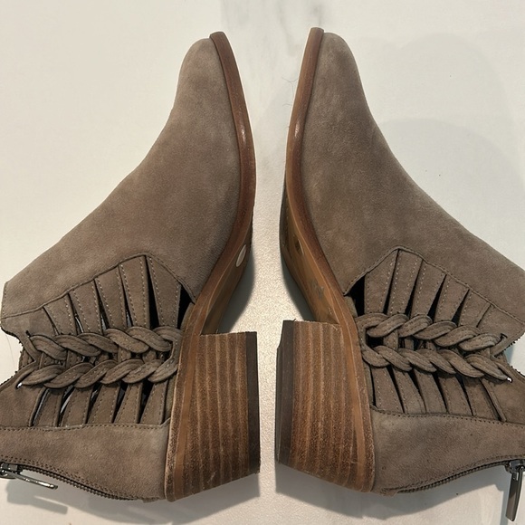 Western Cowgirl Grey Almond Pointed Toe Cut Out Side Braided Ankle Boots - Picture 5 of 9